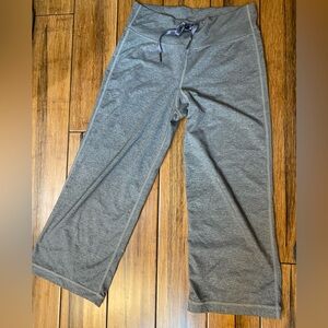 Lululemon athletica capris pants